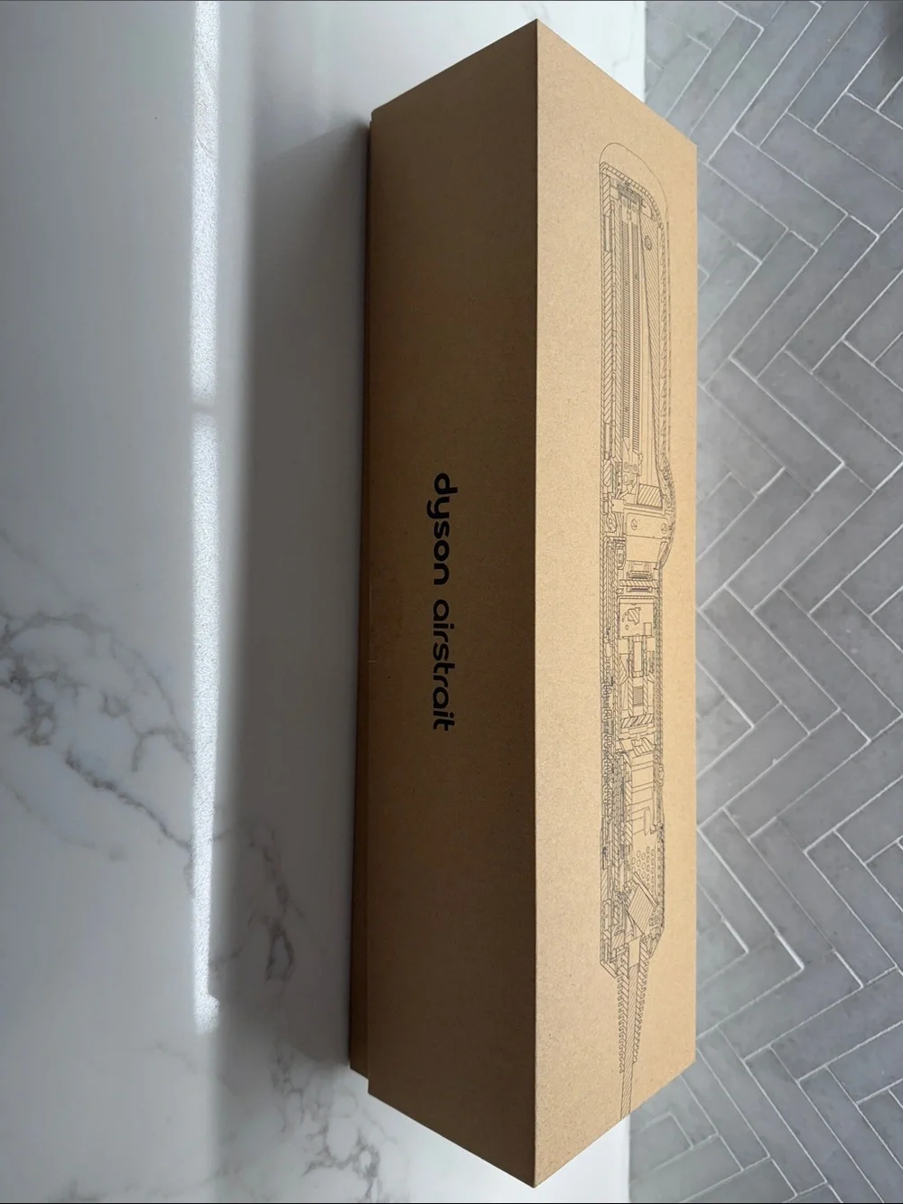 Dyson Pink and Cream Plate-Style Hair Straightener/Hair dryer with Rose Accents - Picture 2 of 3